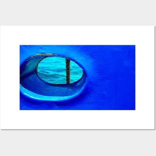 Bull´s eye in a blue iron wall from a ship. 2a Posters and Art